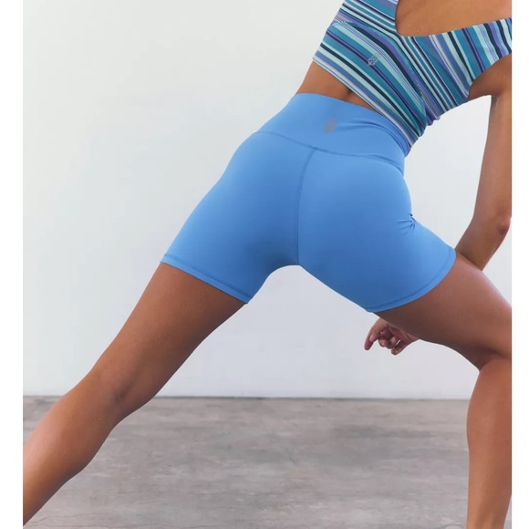Free People Movement Never Better Silicone Logo Bike Shorts Riviera Blue M NWT - Picture 3 of 12